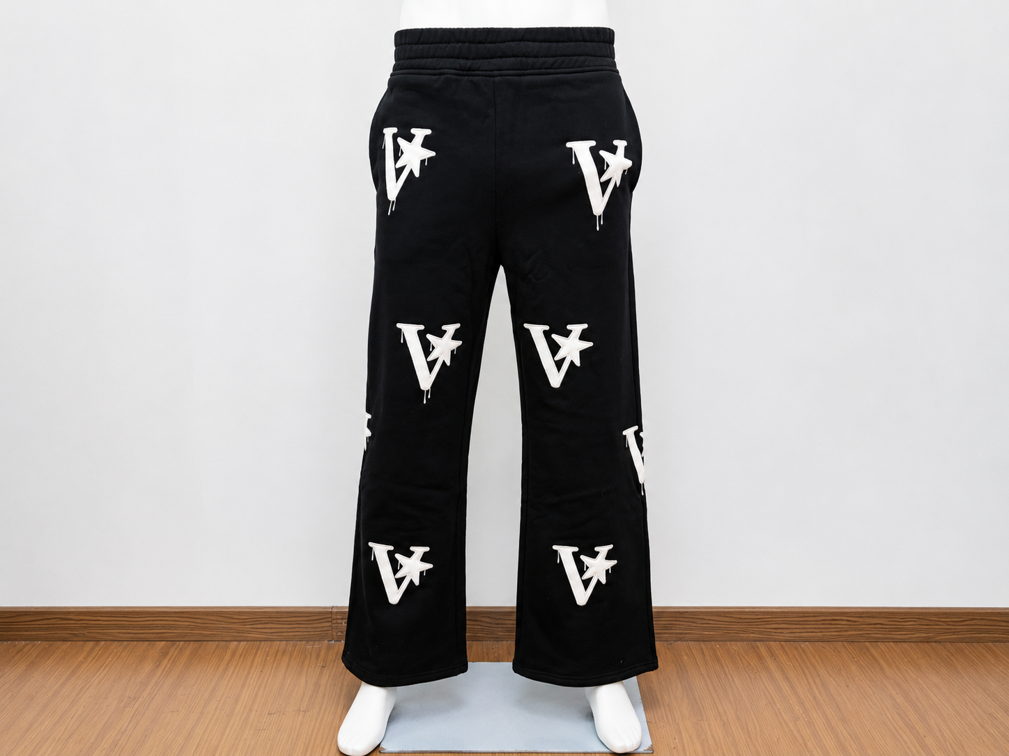 Patches embroidery pants